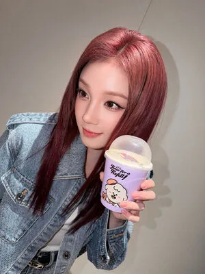Yuqi OnlyFans Leaked Free Thumbnail Picture - #ddyICNJzL2