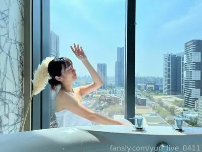 Yuri Live Thumbnail Picture