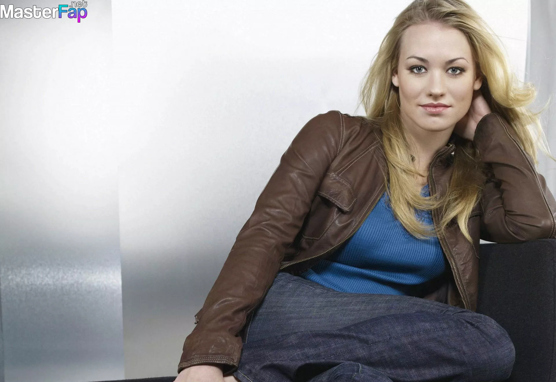Yvonne strahovski nude pic