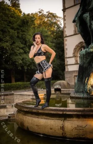 Yvonnesalterego OnlyFans Leaked Free Thumbnail Picture - #0zYsXJpOt2