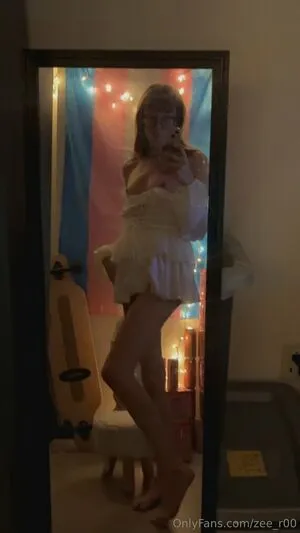 Zee R Thumbnail Picture