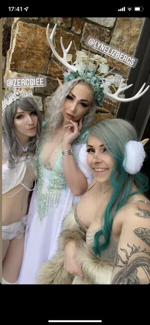 Zerggiee Cosplay Thumbnail Picture