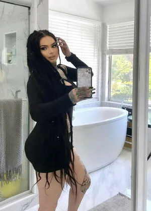 Zhavia Thumbnail Picture