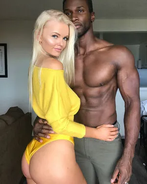 Zienna Eve Thumbnail Picture