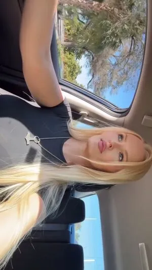 ZiennaEve Thumbnail Picture