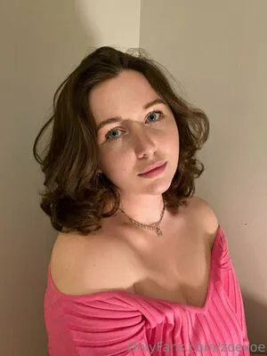 Zoe Bishop Thumbnail Picture