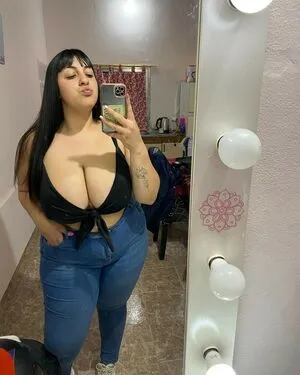 Zoe Gomez Thumbnail Picture