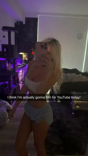 Zoe Riser Thumbnail Picture