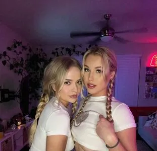 Zoecarterr Thumbnail Picture