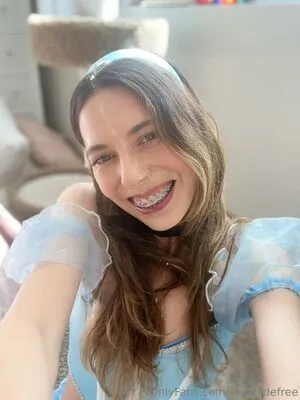 Zoewildefree OnlyFans Leaked Free Thumbnail Picture - #TeiIUJdXuZ