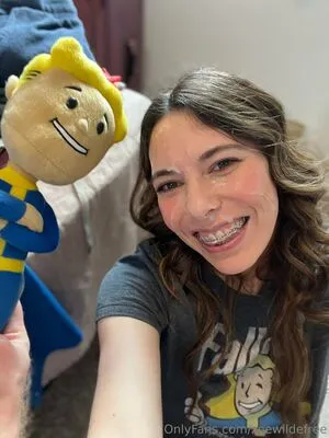 Zoewildefree Thumbnail Picture