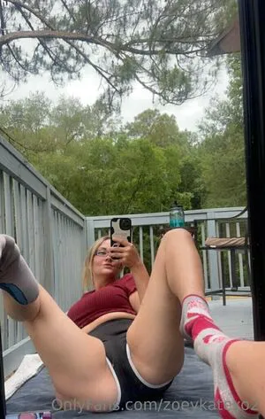Zoeykatexo2 Thumbnail Picture