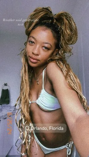 Zolee Griggs Thumbnail Picture